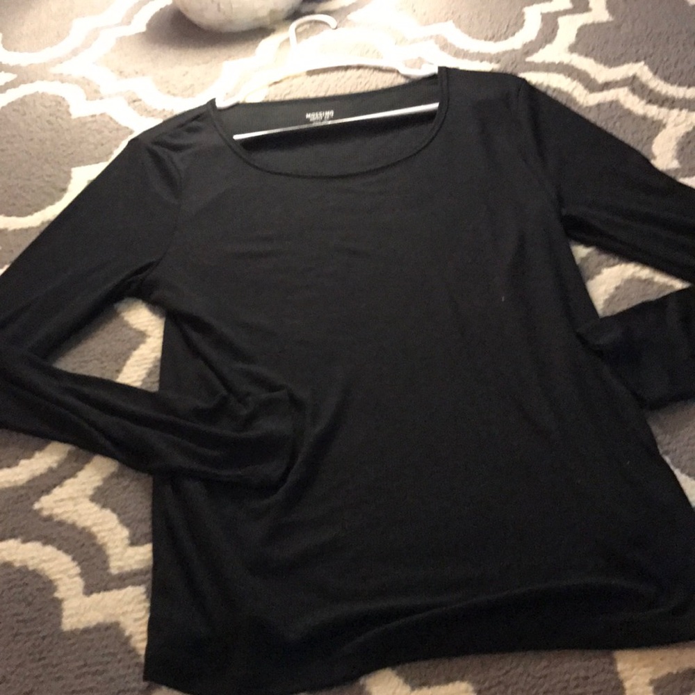 Black tee
